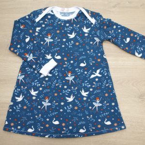 Robe enfant encolure américaine jersey coton envers molletonné bio GOTS motif danse cygne 4 ans devant