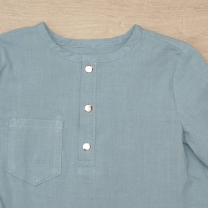 chemise bébé encolure tunisienne coton lavé bio 18 mois détail 1 vert sauge motif uni