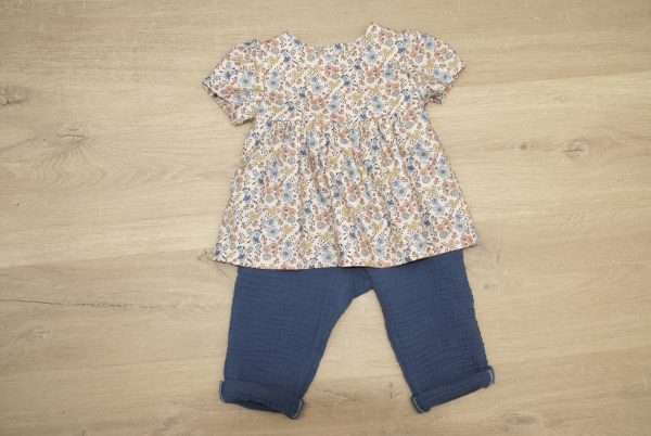 Ensemble tunique twill de coton bio pantalon double gaze bio bébé 12 mois devant motif fleuri