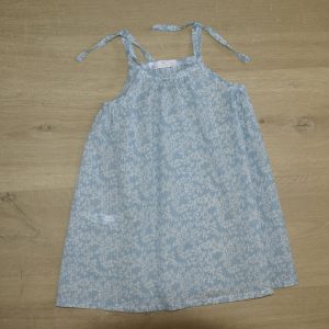 Robe à bretelles enfant voile coton bio 2 ans devant motif fleuri bleu porcelaine
