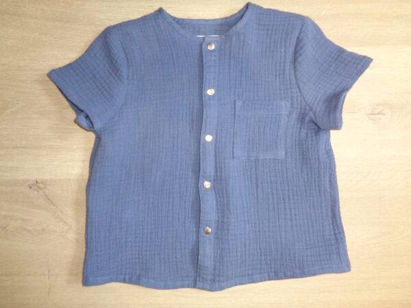 Chemise enfant coton double gaze bio devant motif uni bleu 4 ans
