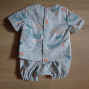Ensemble bébé chemisette boutonnage au dos coton bio Oeko-tex 100 classe 1 dos motif baleine 6 mois