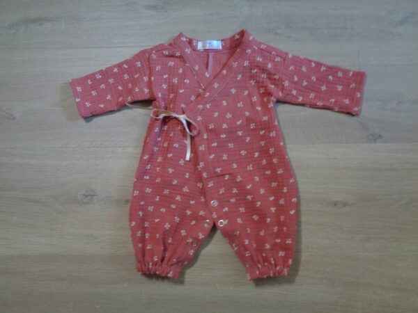 Combi kimono bébé double gaze 100% coton oeko-tex terracotta fleur devant 1 mois